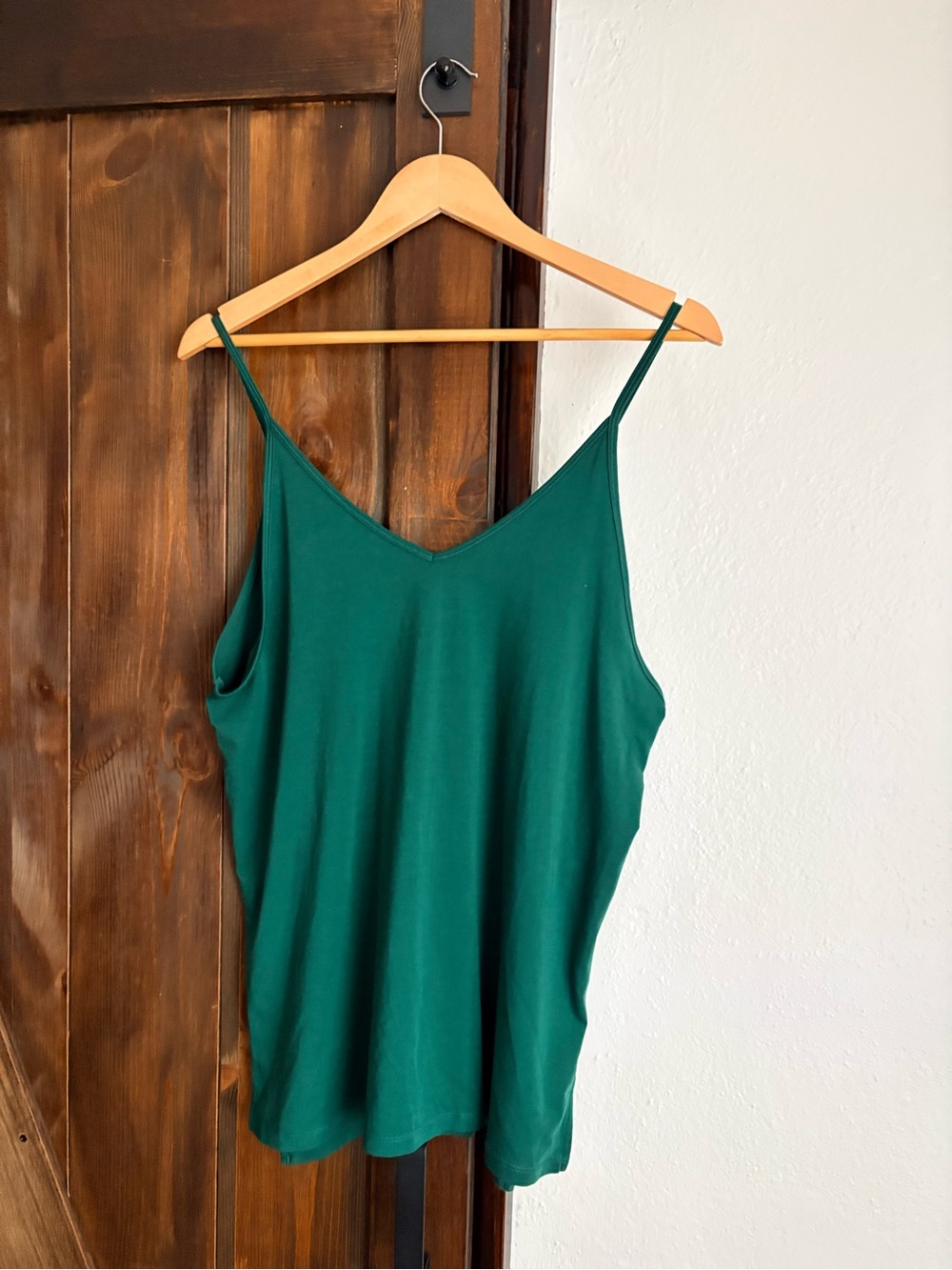 Athleta Emerald Green Flowy Tank Top With Side Slits 🤍✨
